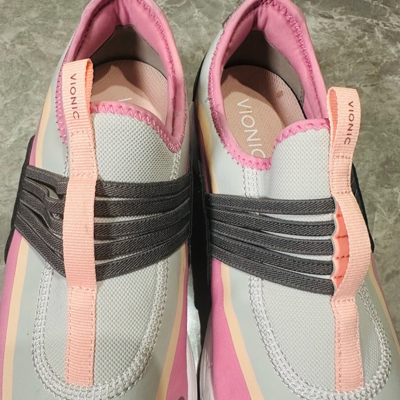 Women's Size 10 Vionic Brisk Vayda Slip-on Sneakers In Gray And Pink Unworn - Picture 4 of 9